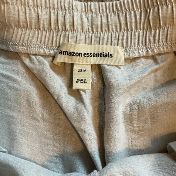 Amazon Essentials Women's Tan Cargo Shorts - Picture 4 of 6